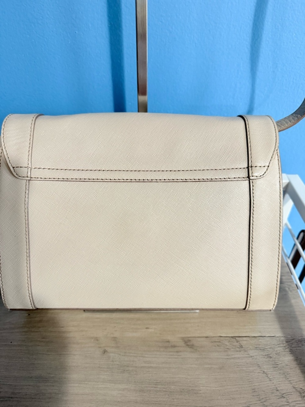 MCM Cream Crossbody Shoulder Bag with Gold Hardware - Picture 3 of 6
